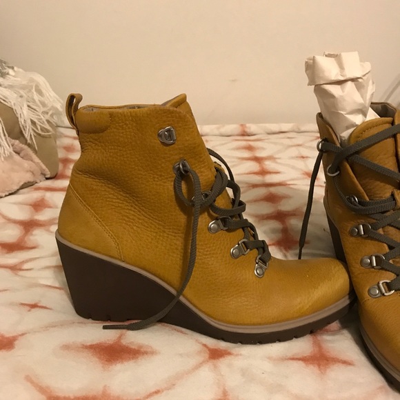 ecco wedge booties